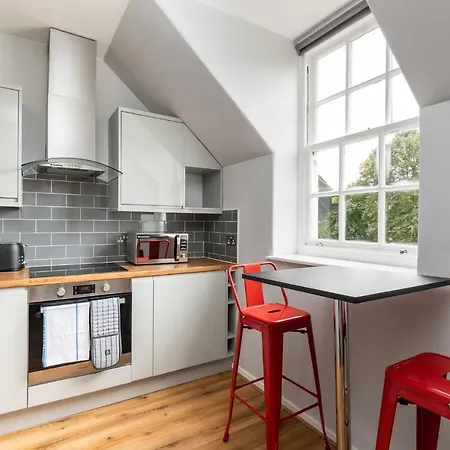 Apartment 14 Feversham House Stylish 1-bed With Minster Views - Pass The Keys