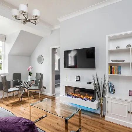 14 Feversham House Stylish 1-bed With Minster Views - Pass The Keys 아파트 요크
