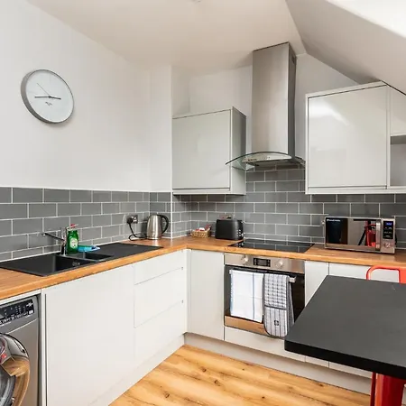 Lägenhet 14 Feversham House Stylish 1-bed With Minster Views - Pass The Keys *
