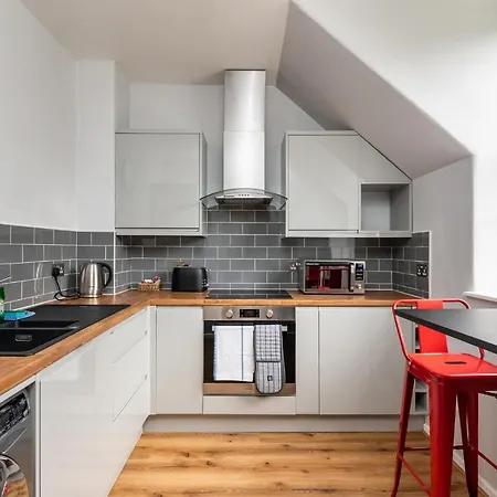 14 Feversham House Stylish 1-bed With Minster Views - Pass The Keys 아파트