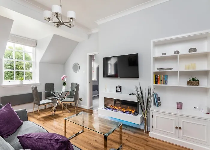 14 Feversham House Stylish 1-bed With Minster Views - Pass The Keys Appartamento York