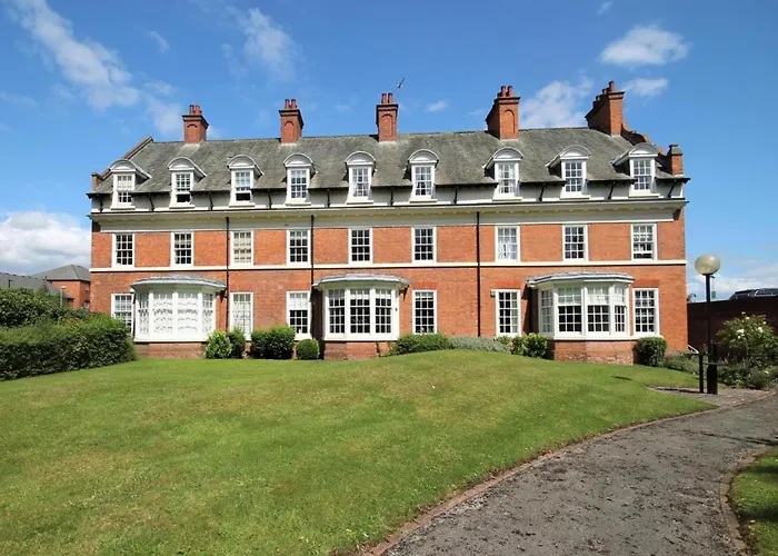 14 Feversham House Stylish 1-bed With Minster Views - Pass The Keys Appartamento York